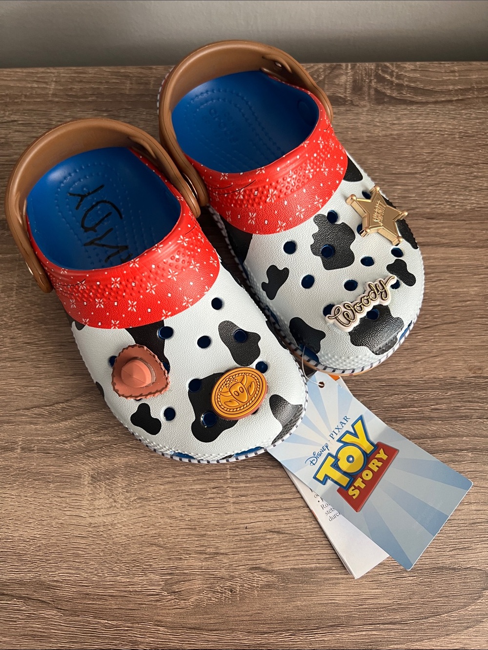 Toy Story Crocs Sheriff Woody Classic Clog- Little Kid size c10. Blue Jean